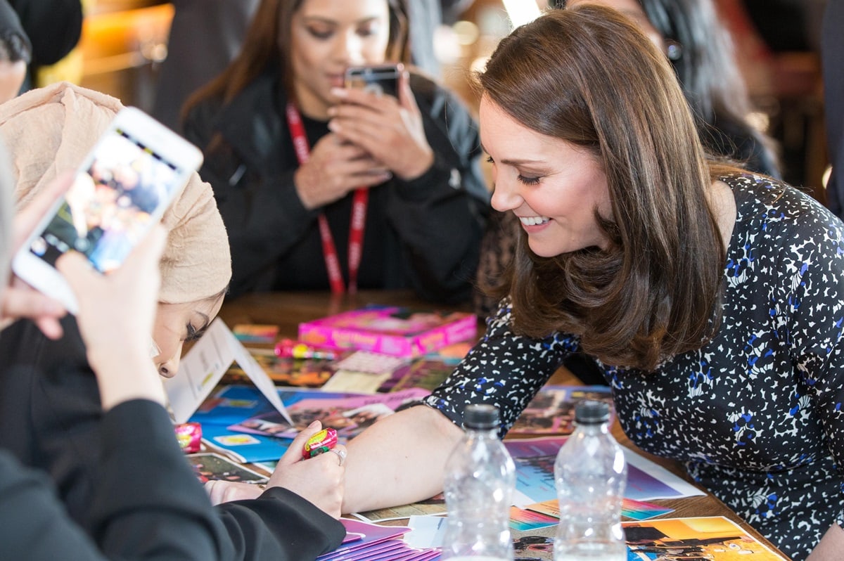 A local artist, Shajida Begum, drew a brown flower with a swirl on Kate Middleton’s hand using natural henna