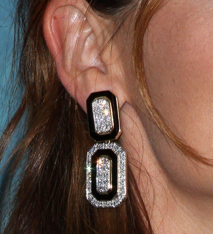 Jennifer Garner sparkles in bold black and diamond drop earrings by David Webb
