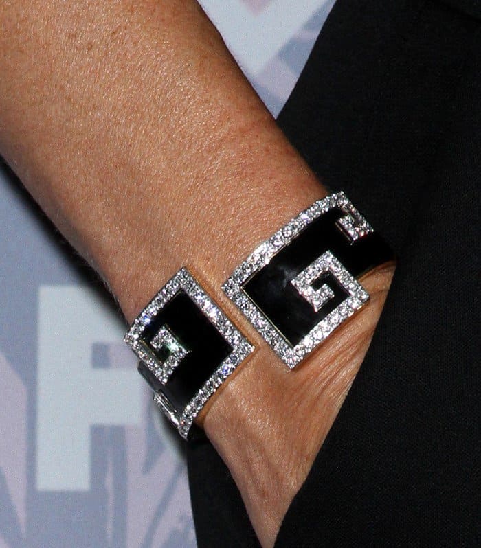 Jennifer Garner adds sophistication with a striking black and diamond cuff bracelet by David Webb