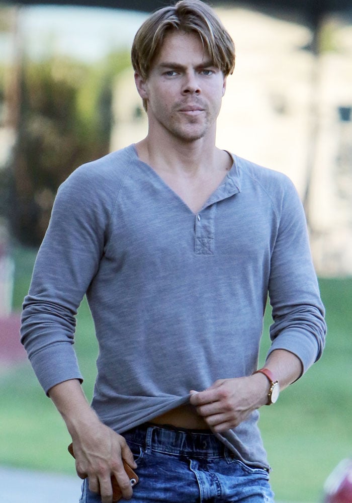 Derek Hough leaves Zinque Cafe after having lunch with his younger sister Julianne
