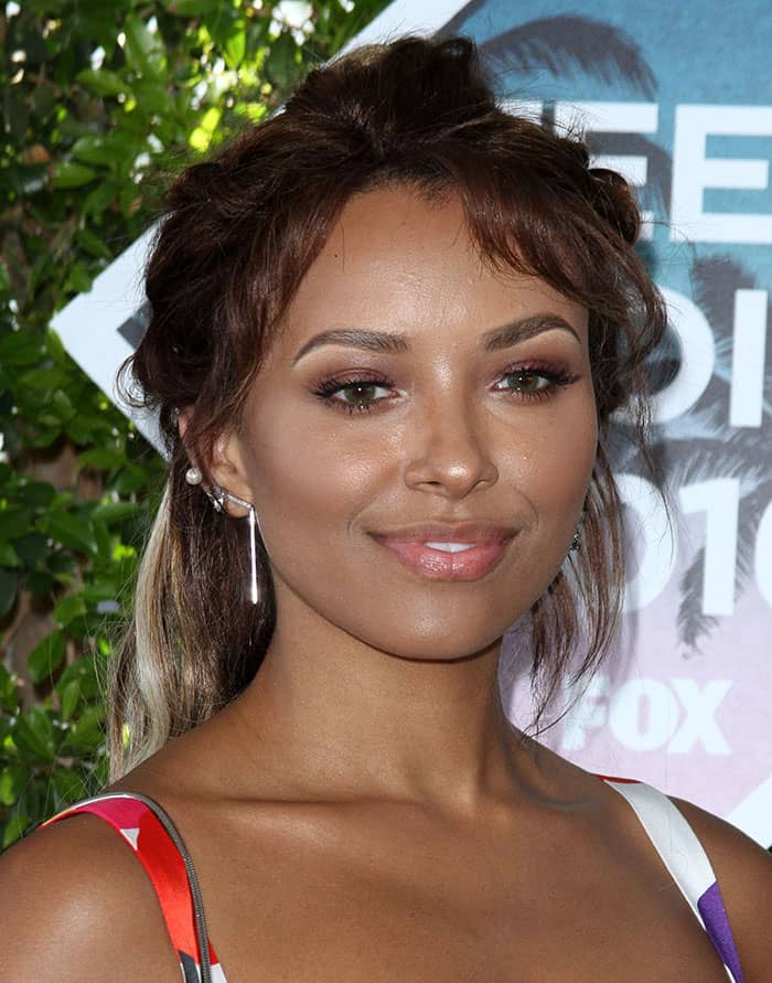 Kat Graham effortlessly showcased an intricate summer braid at the Teen Choice Awards 2016