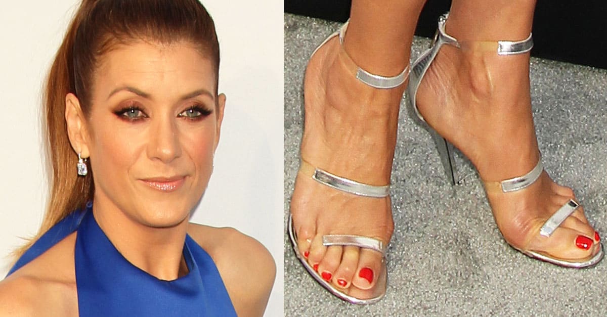 Pump opfindelse Bære Kate Walsh Wears Tamara Mellon 'Frontline' Sandals for Comedy Roast