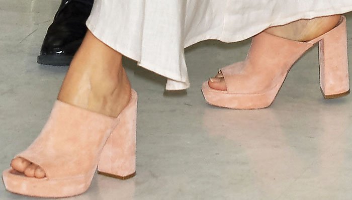 Margot Robbie's feet in suede Mansur Gavriel mules