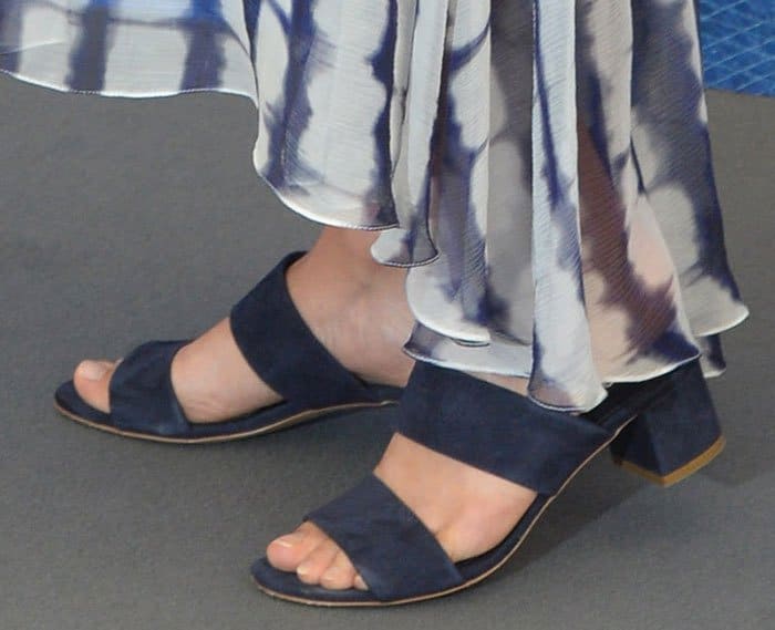 Alicia Vikander shows off her feet in Mansur Gavriel sandals