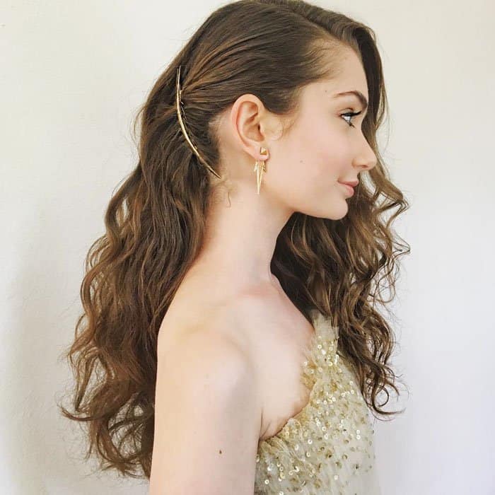 The young actress Emily Robinson shows off her gorgeous hair accessory