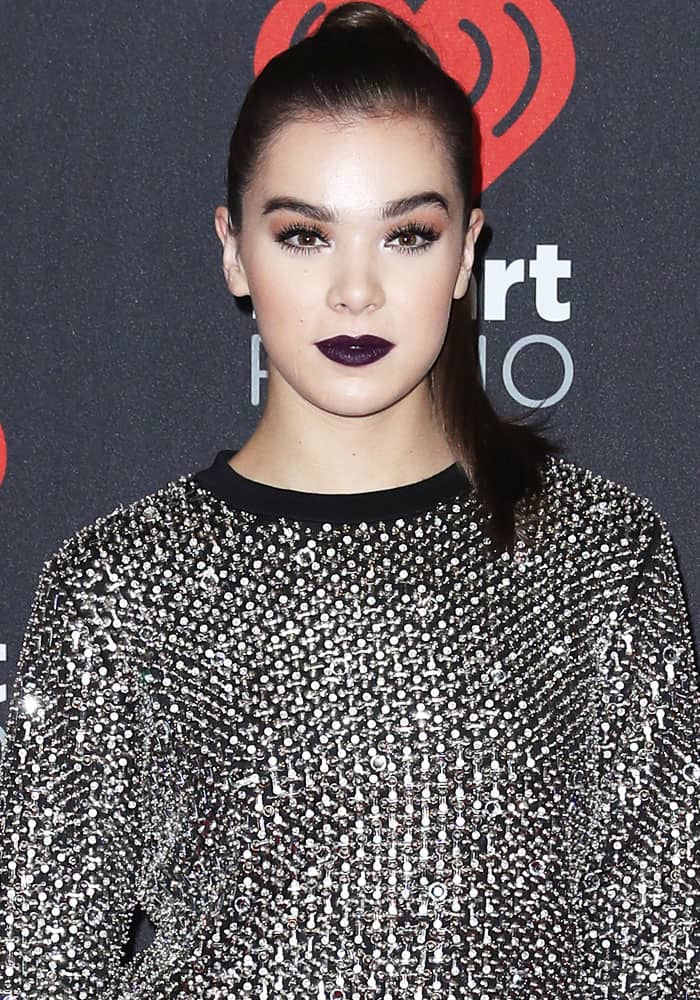 Hailee Steinfeld's pretty dark lips at the 2016 iHeartRadio Festival