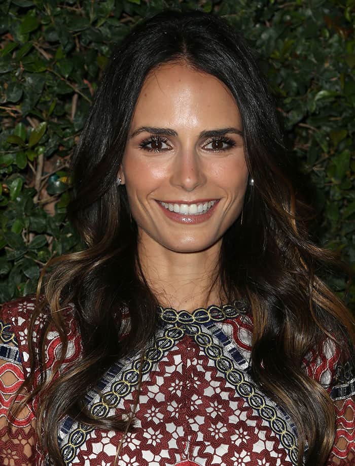 Jordana Brewster's brunette locks cascaded down in relaxed curls, and she opted for subtle makeup that accentuated her natural beauty
