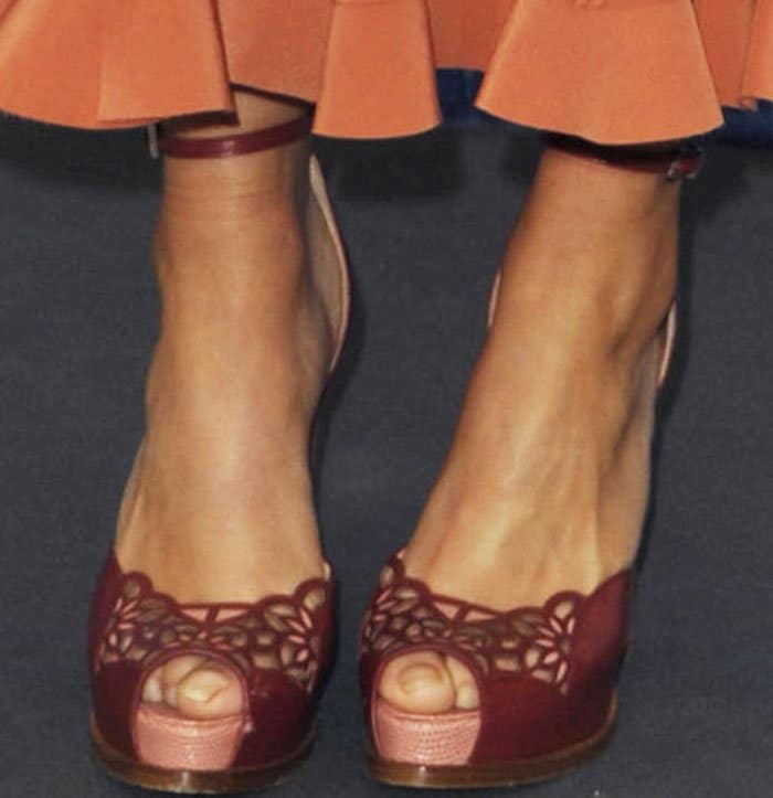 Suki Waterhouse shows off her feet in gorgeous "Chameleon" cutout ankle strap pumps from Fendi