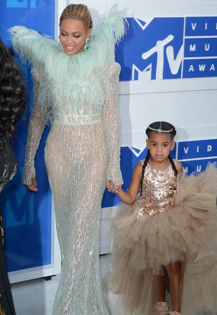 Beyoncé and Blue Ivy light up the 2016 MTV Video Music Awards red carpet in coordinating glittering ensembles