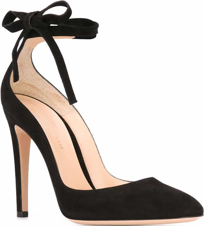 gianvito-rossi-carla-suede-pumps