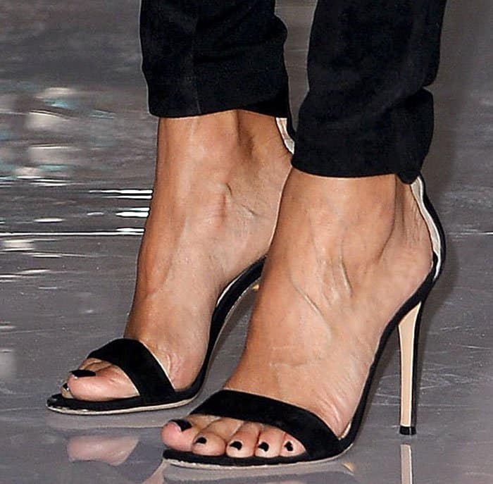 Eva Longoria boosted her height in versatile Gianvito Rossi "Portofino" sandals