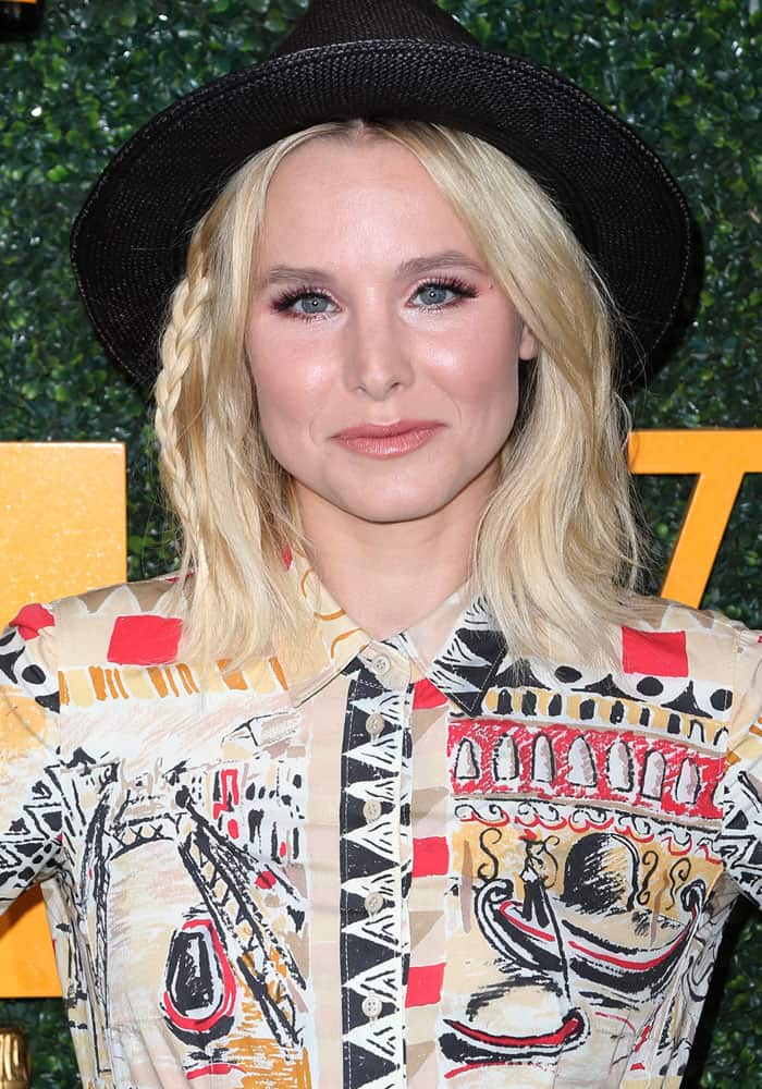 Kristen Bell styled her Venice-inspired Prada dress with a woven fedora