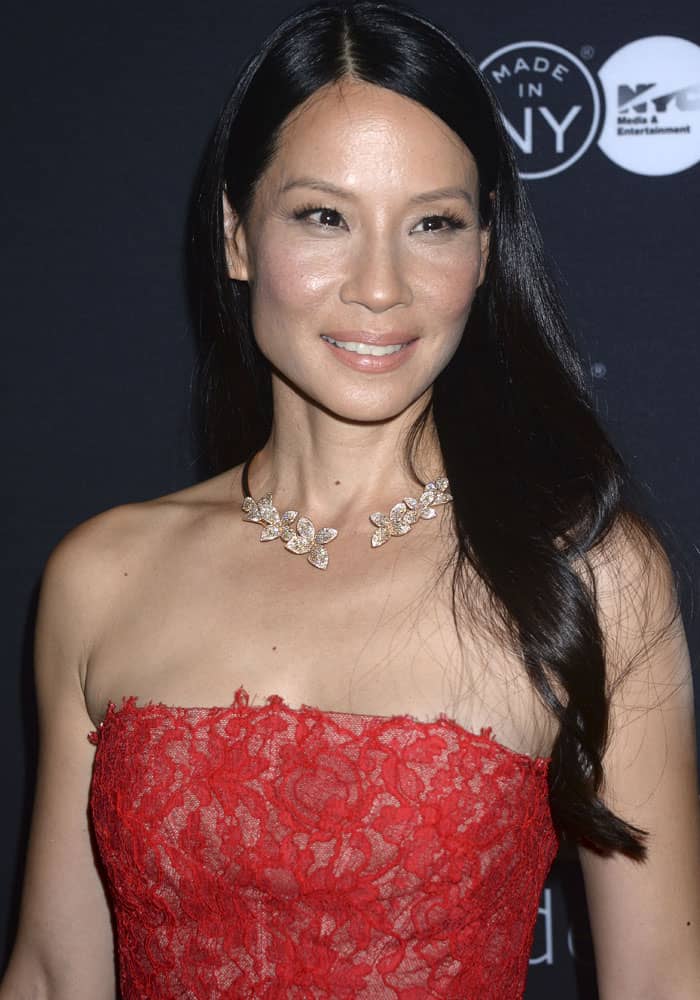 Lucy Liu looked stunning in a red lace mini dress by Monique Lhuillier at the 2016 PaleyFest New York screening of "Elementary"