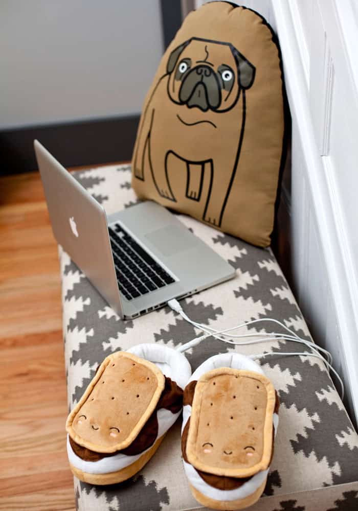 Marshmallow Out USB Foot Warmers