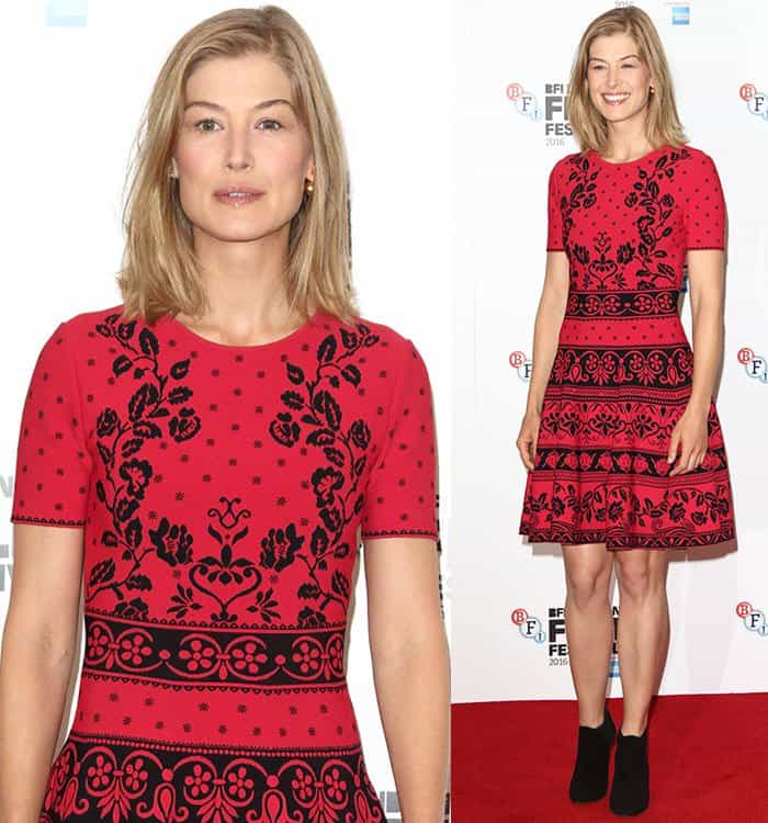 At the "A United Kingdom" photocall during the London Film Festival on October 5, 2016, Rosamund Pike showcased her distinctive fashion flair at the Mayfair Hotel
