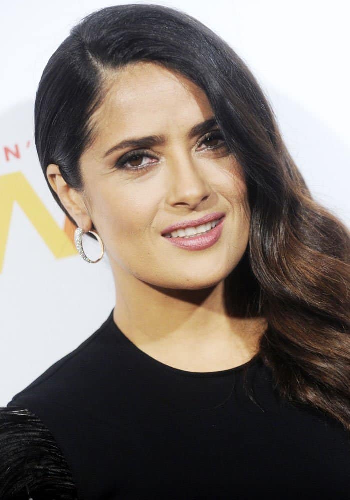Salma Hayek's dedication to women's causes was recognized at the "2016 Women's Media Awards" hosted by the Women's Media Center
