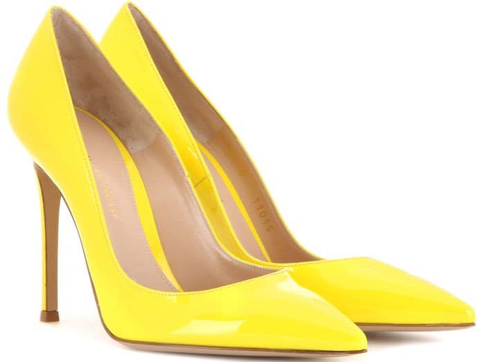 Gianvito Rossi pointy-toe pumps