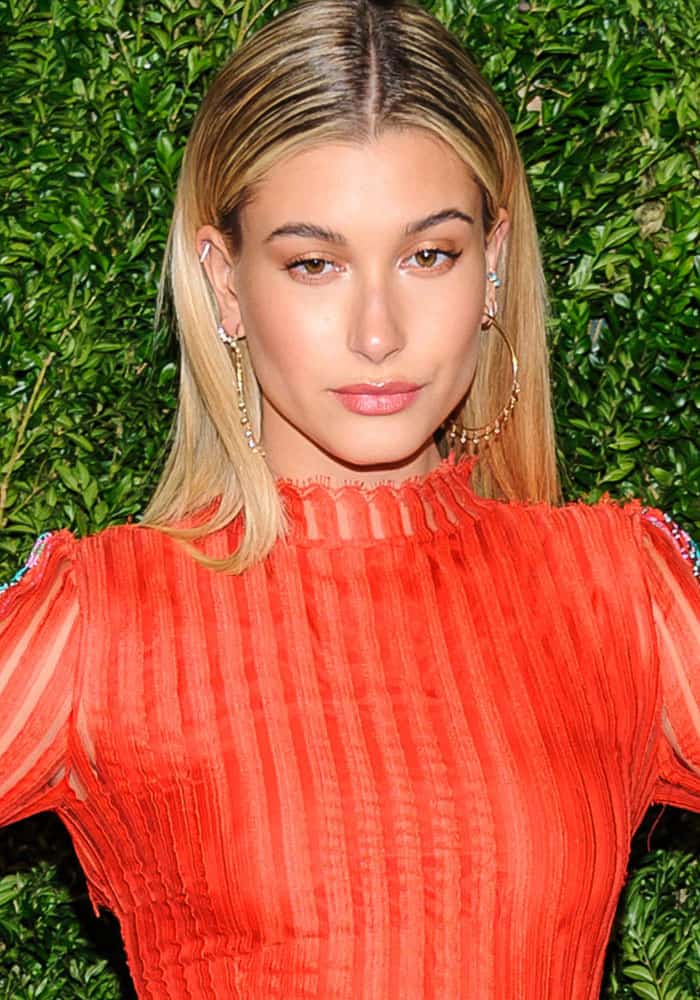 hailey-baldwin-vogue-cfda-awards-brian-atwood-1