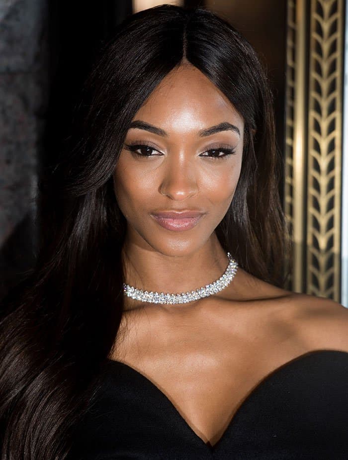 Jourdan Dunn wears a diamond necklace from Tiffany & Co.