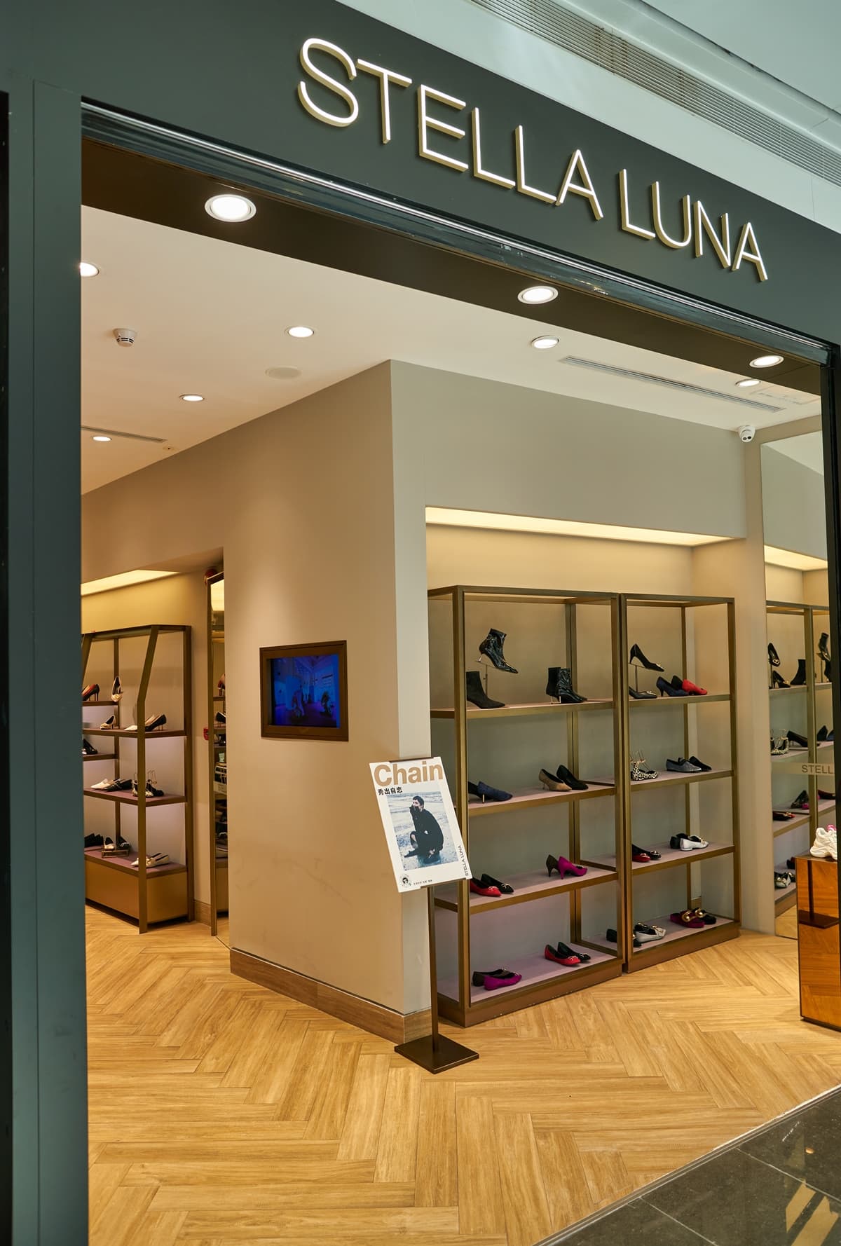 Stella Luna is a luxury shoe brand founded in 2006 by Stephen Chi and is known for its high-quality craftsmanship, use of Italian leather, and designs that are both stylish and comfortable for the modern woman