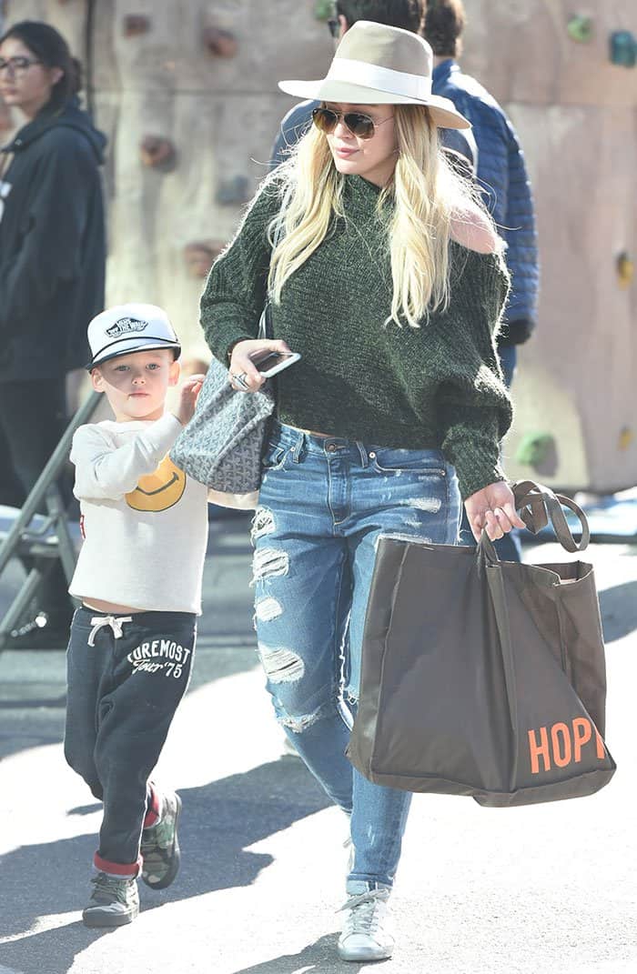 hilary-duff-son-luca-farmers-market