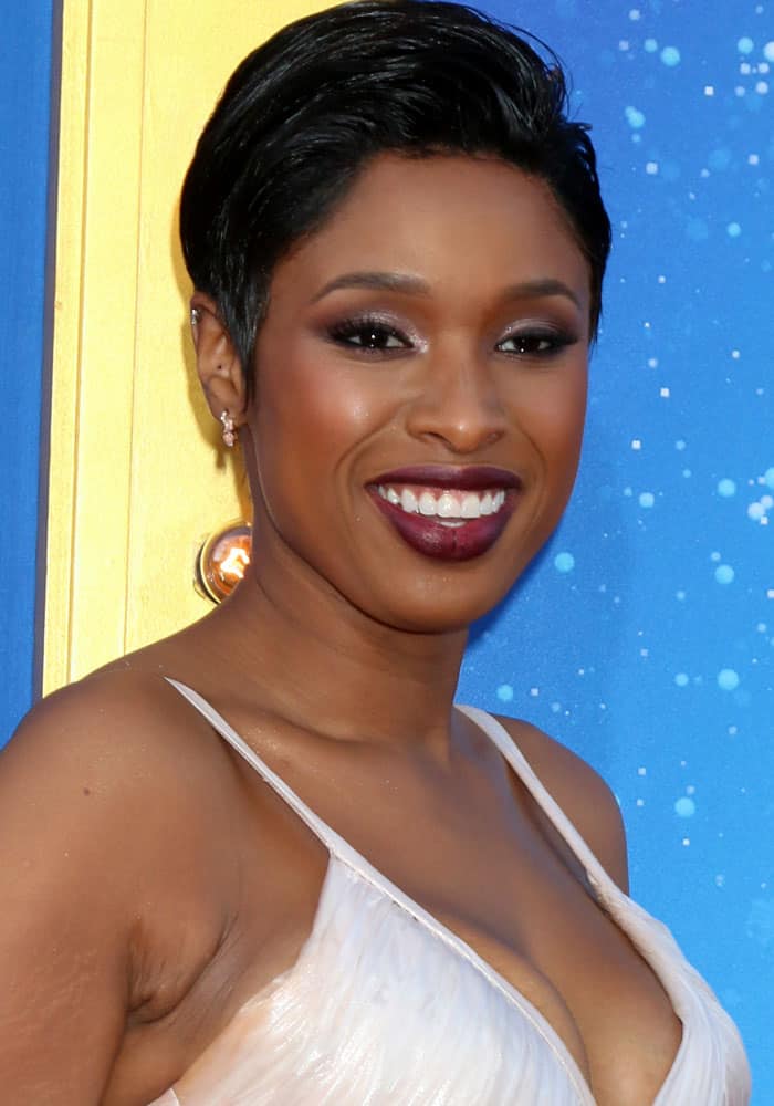 Jennifer Hudson with jewelry from Amanda Pearl at the premiere of "Sing"