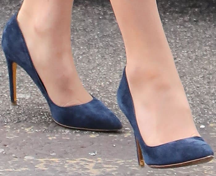 Back to the usuals: Kate steps out in her trusty Rupert Sanderson "Malory" pumps
