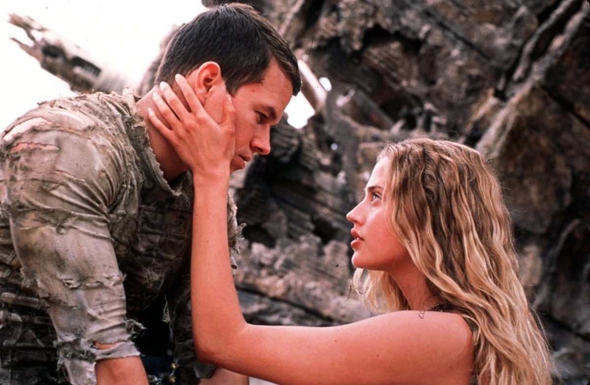 Mark Wahlberg as Captain Leo Davidson and Estella Warren as Daena in the 2001 American science fiction film Planet of the Apes