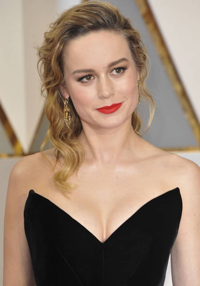 Brie Larson looked lovely in a black Oscar de la Renta custom gown