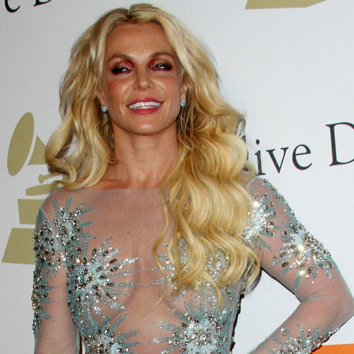 Britney Spears flaunted her boobs in a dress by Brazilian designer Uel Camilo
