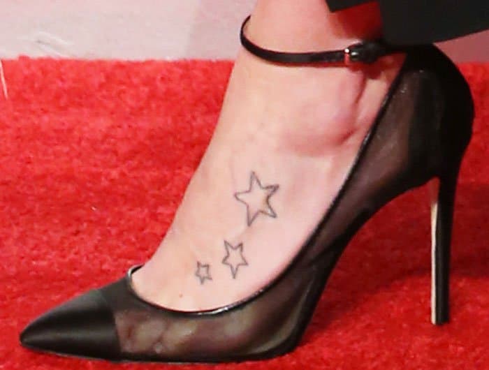 Daisy ridley feet