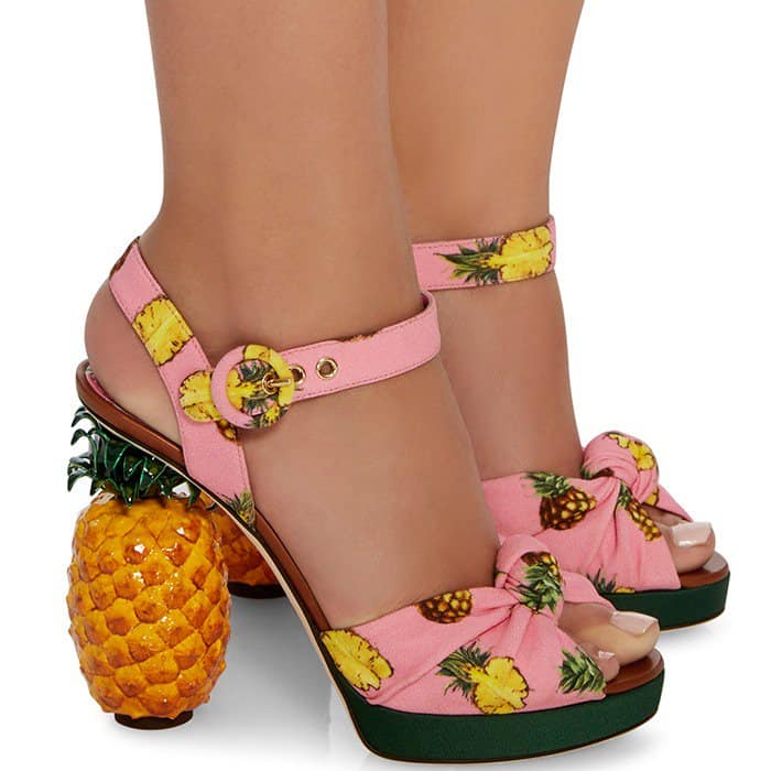 Pink Crepe Dolce & Gabbana Sandals Decorated With Pineapples