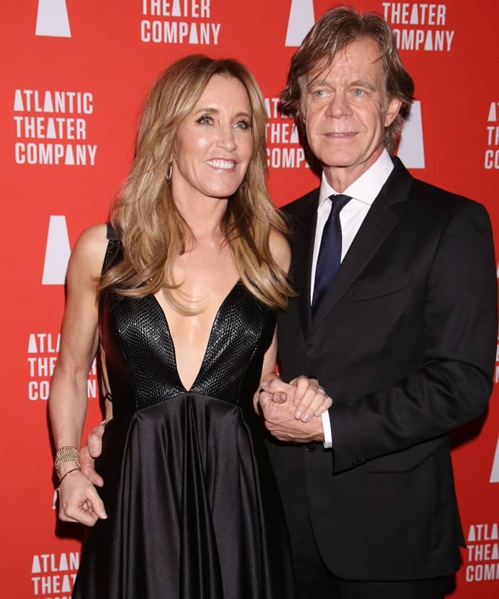 Felicity Huffman and William H. Macy exude effortless elegance, with Felicity glowing in a daring Vitor Zerbinato gown and classic heels, while William keeps it timeless in a sharp black suit and navy tie