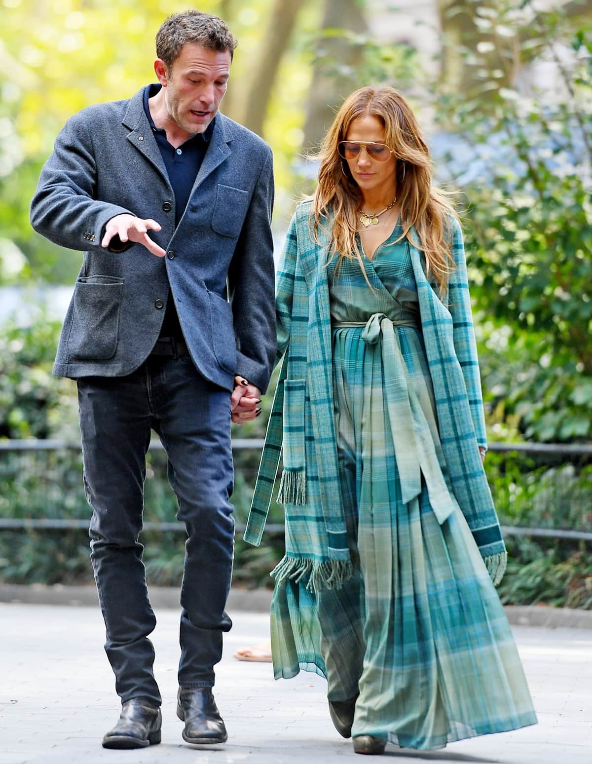 Jennifer Lopez and Ben Affleck sightseeing together in Madison Square Park