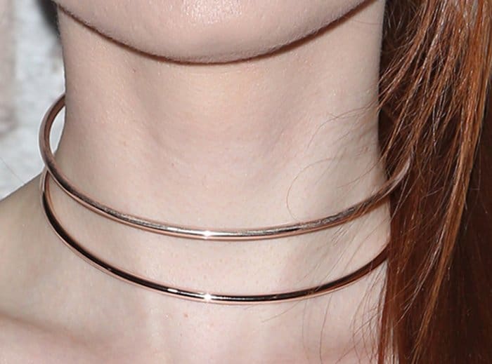 Madelaine Petsch's double layer of rose gold chokers decorated her neck