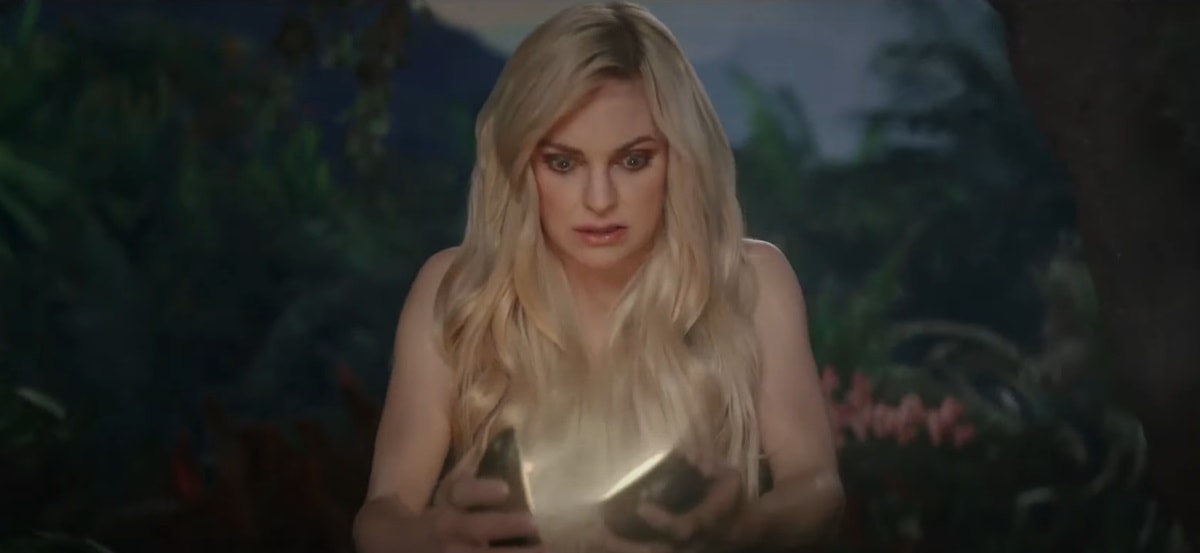 In the commercial, Anna Faris portrays the biblical character Eve in a fresh interpretation of what might have transpired had she consumed an avocado instead of an apple