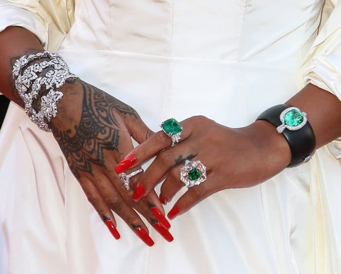 Rihanna wore stunning jewelry from her own "Rihanna Loves Chopard" collection