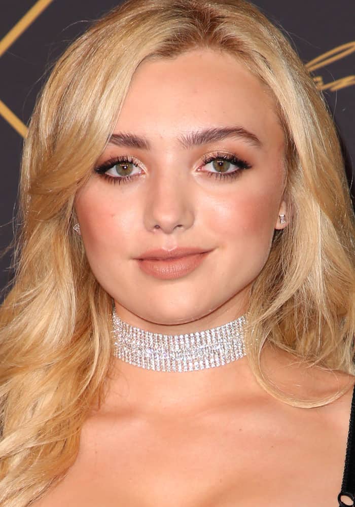 Peyton List's sparkling diamond choker at the 2017 Maxim Hot 100 party