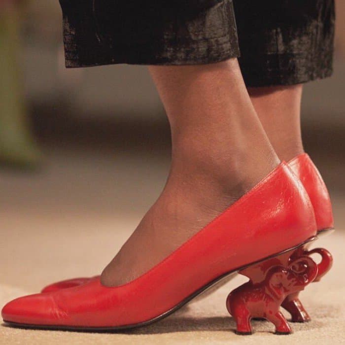 Dorateymur elephant heel pump in red