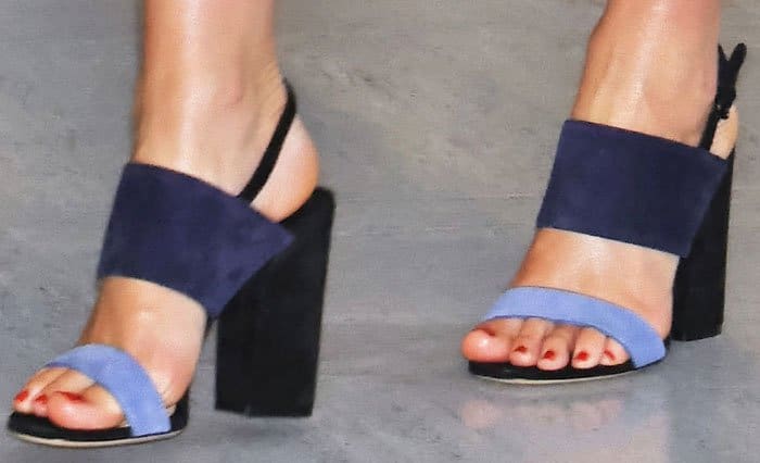 Miranda matched her pants with a gorgeous pair of color block Salvatore Ferragamo "Elba" sandals