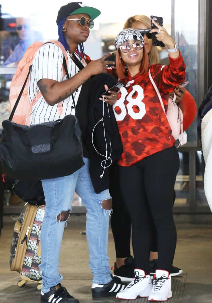 Social media star Blac Chyna gets her team in on the fun