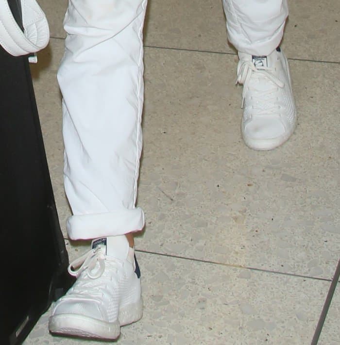 Eva Longoria Soles (longoria, soles, Credit WENN Manolo Blahnik, Longoria displays sexy feet, Credit Mario Mitsis WENN) Eva Longoria rocks white Adidas Originals “Stan Smith” sneakers