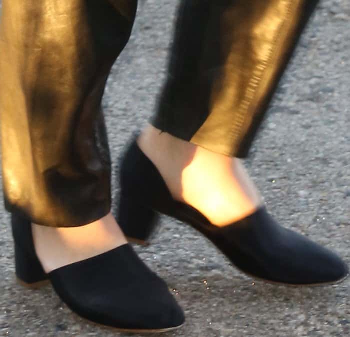 Suki Waterhouse arriving at LAX in Mansur Gavriel d'Orsay heels