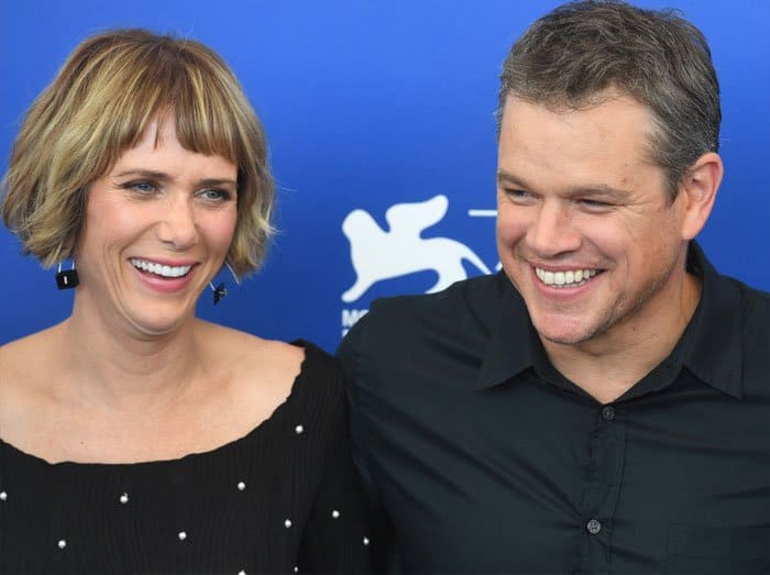 Kristen poses with "Downsizing" co-star Matt Damon