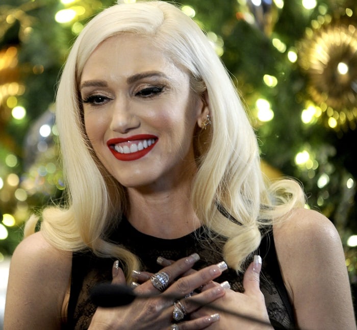 Gwen Stefani wearing Sara Weinstock earrings