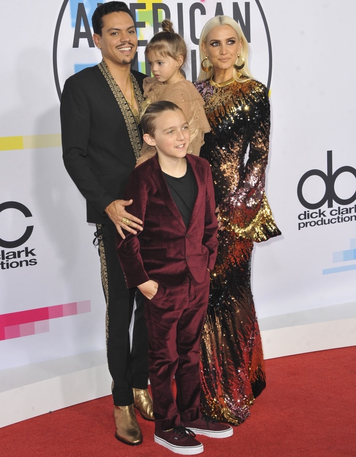 Evan Ross, Jagger Snow Ross, Ashlee Simpson Ross, and Bronx Mowgli Wentz at the 2017 American Music Awards