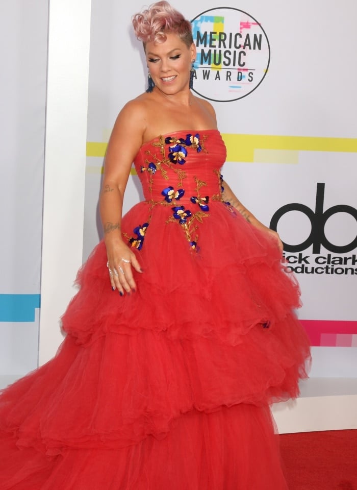 Pink wearing a Monique Lhuillier Fall 2016 gown at the 2017 American Music Awards
