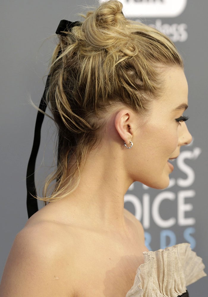 Margot Robbie shows off her romantic and modern messy updo