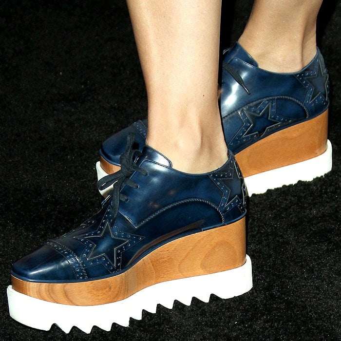 Selma Blair wearing Stella McCartney 'Elyse' blue burnished-leather platform oxfords with star cutouts.