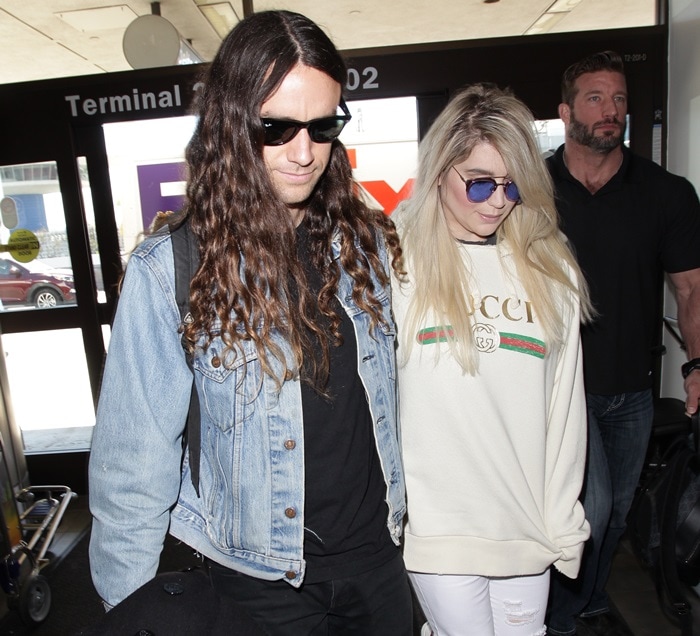 Kesha and her boyfriend Brad Ashenfelter started dating in 2014